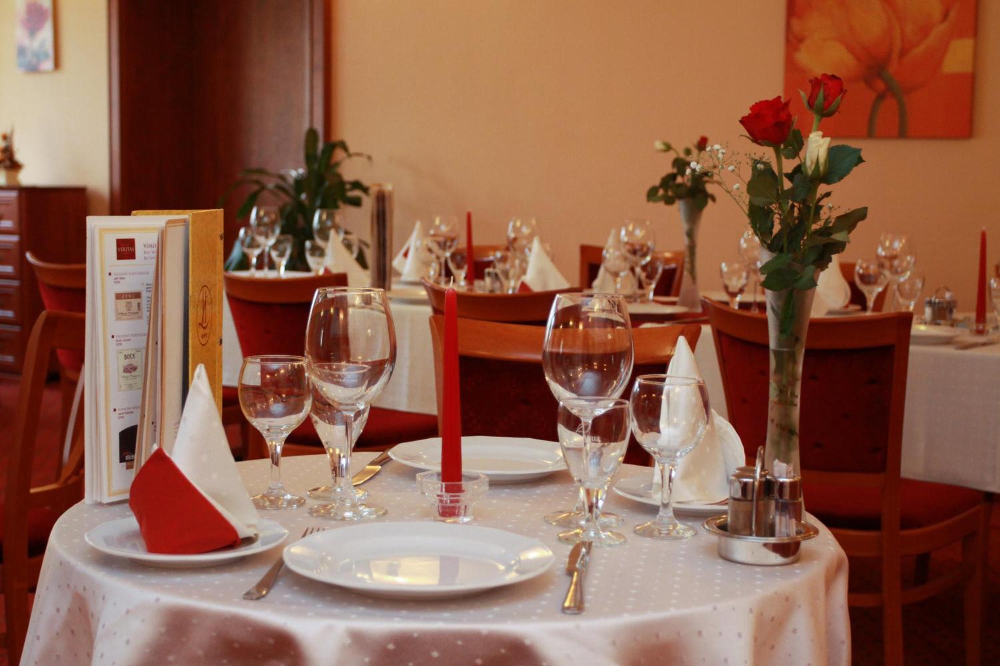 Hotel Lukacs Superior Kazincbarcika Dış mekan fotoğraf