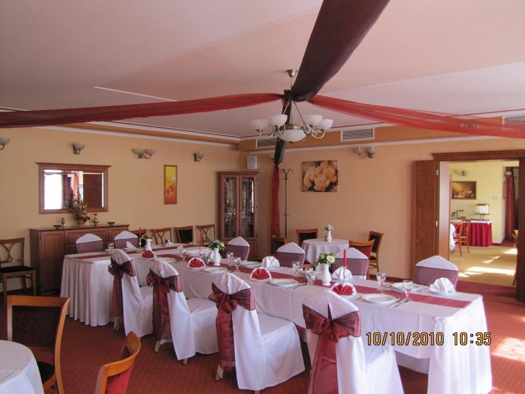 Hotel Lukacs Superior Kazincbarcika Dış mekan fotoğraf