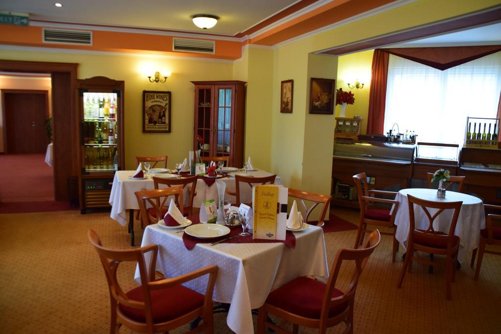 Hotel Lukacs Superior Kazincbarcika Dış mekan fotoğraf