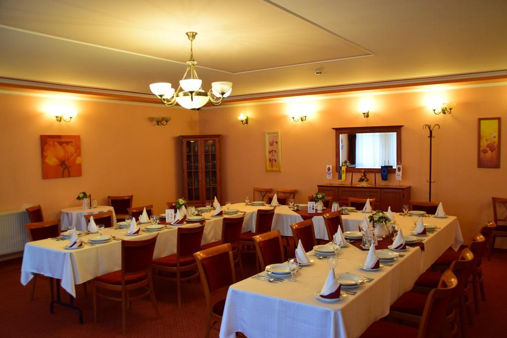 Hotel Lukacs Superior Kazincbarcika Dış mekan fotoğraf