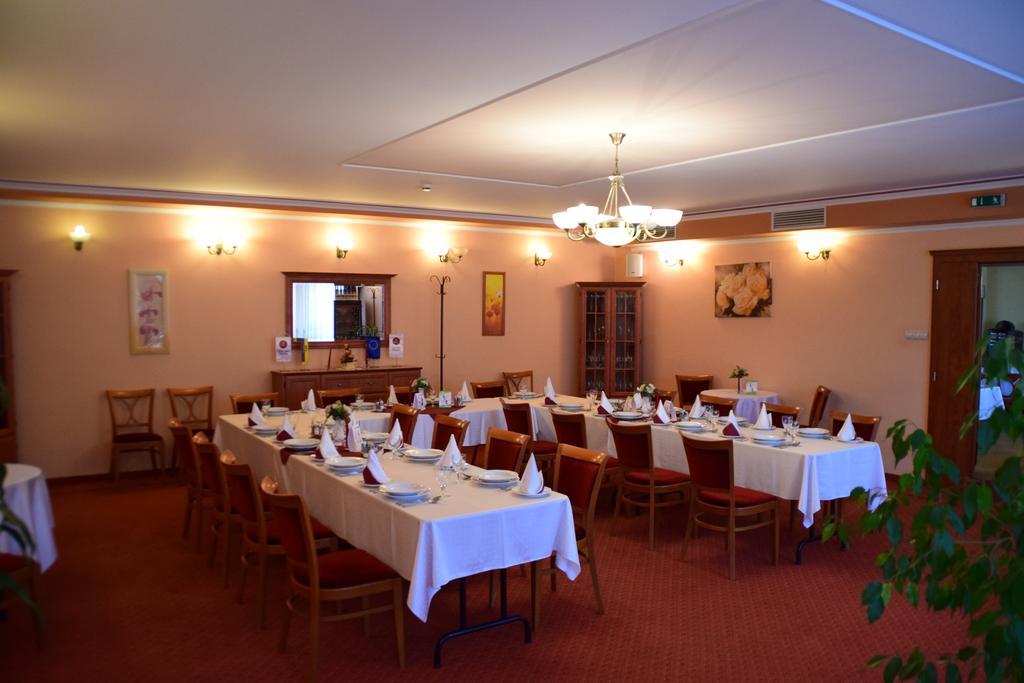 Hotel Lukacs Superior Kazincbarcika Dış mekan fotoğraf
