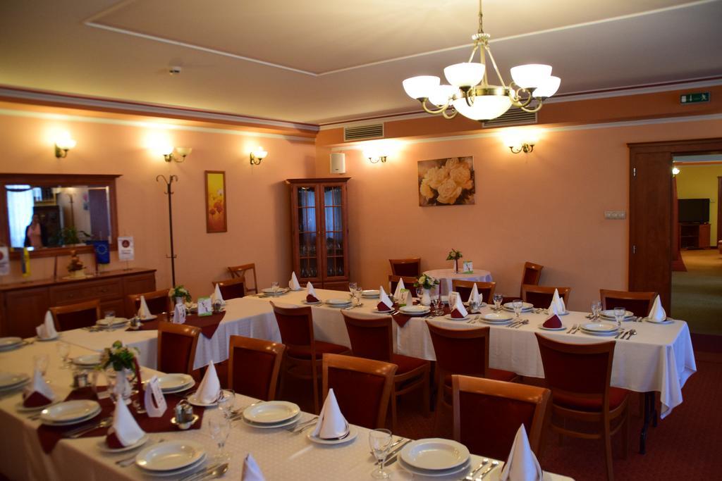 Hotel Lukacs Superior Kazincbarcika Dış mekan fotoğraf