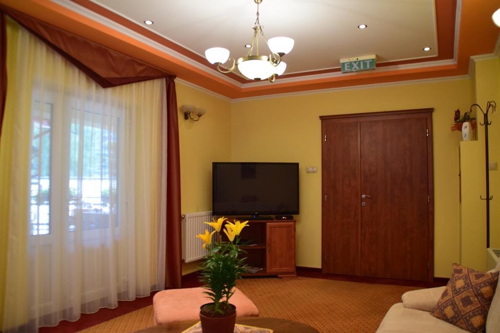 Hotel Lukacs Superior Kazincbarcika Dış mekan fotoğraf