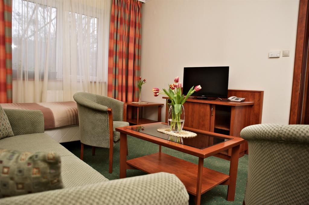Hotel Lukacs Superior Kazincbarcika Oda fotoğraf