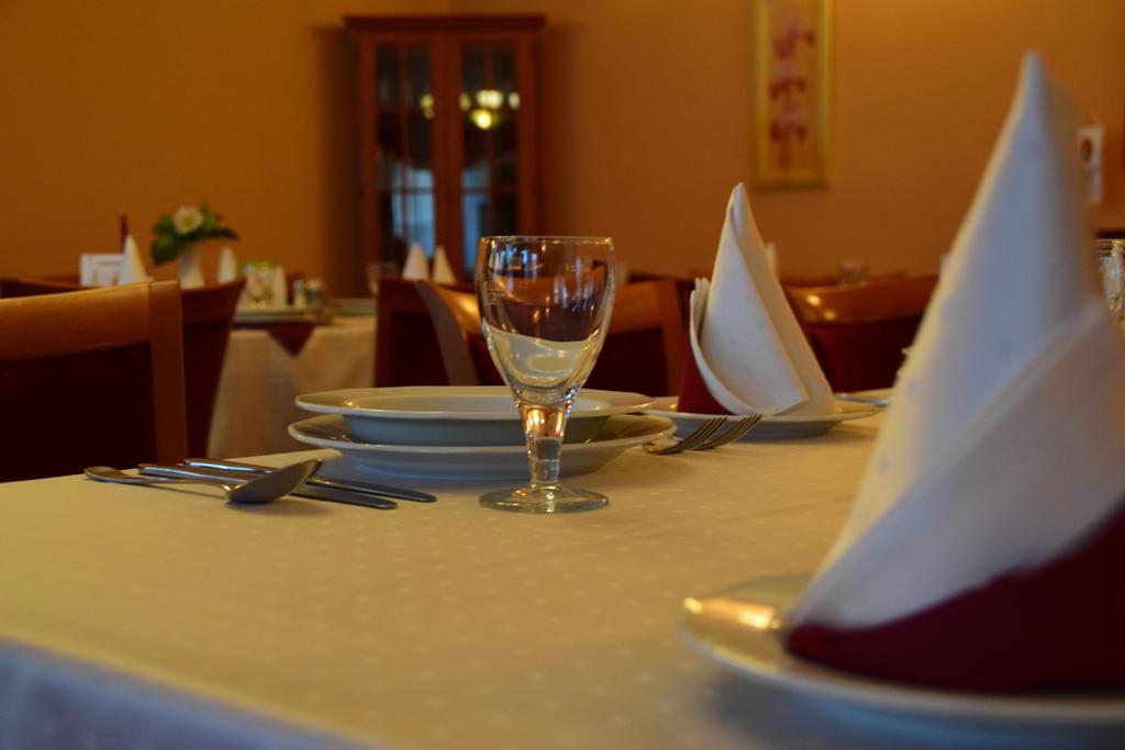 Hotel Lukacs Superior Kazincbarcika Dış mekan fotoğraf