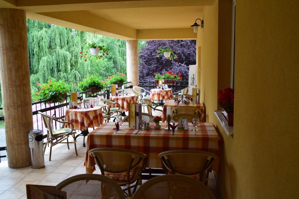 Hotel Lukacs Superior Kazincbarcika Dış mekan fotoğraf